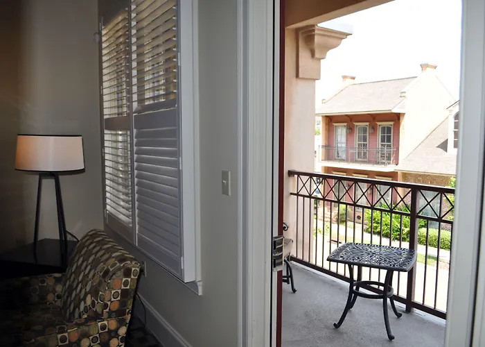 Carriage House 3* Lafayette